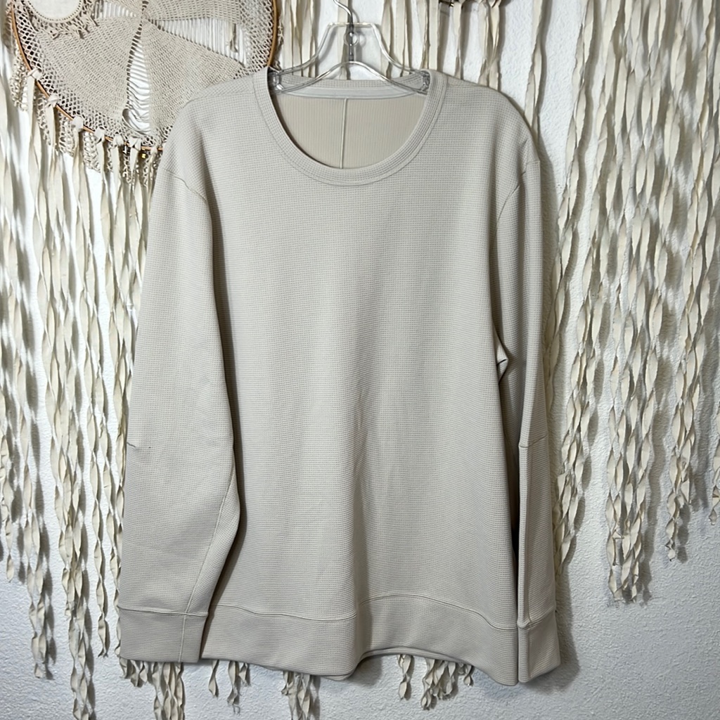 Lululemon Men's Cream Textured Athleisure Top